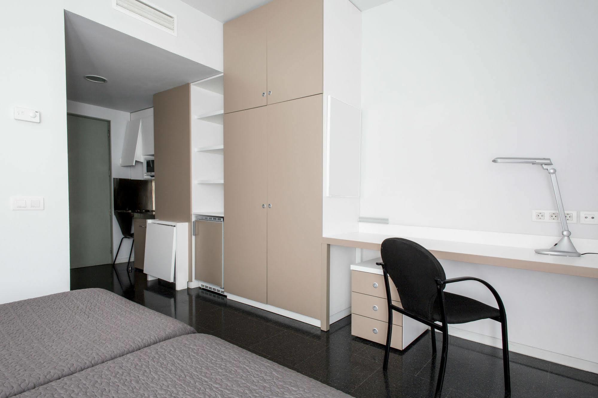Residencia Universitaria Resa Roberto De Nobili Sant Cugat del Vallès Buitenkant foto